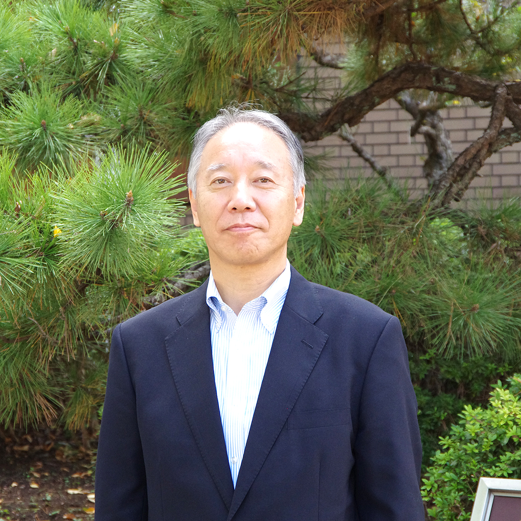 理事長　佐藤初雄